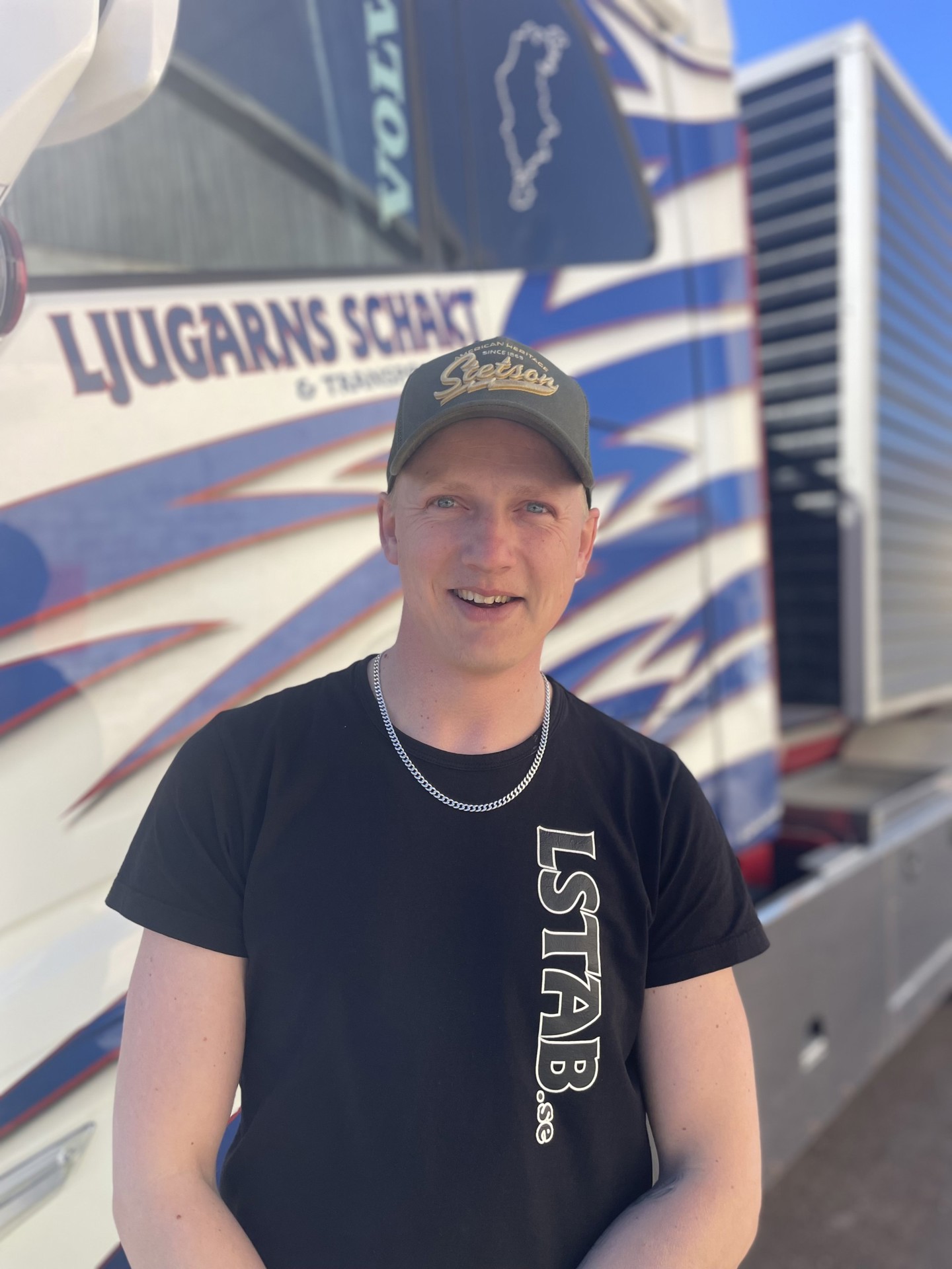 d19240ab-7b70-4e30-bbf8-dd8c76b96ccb.jpg (1).