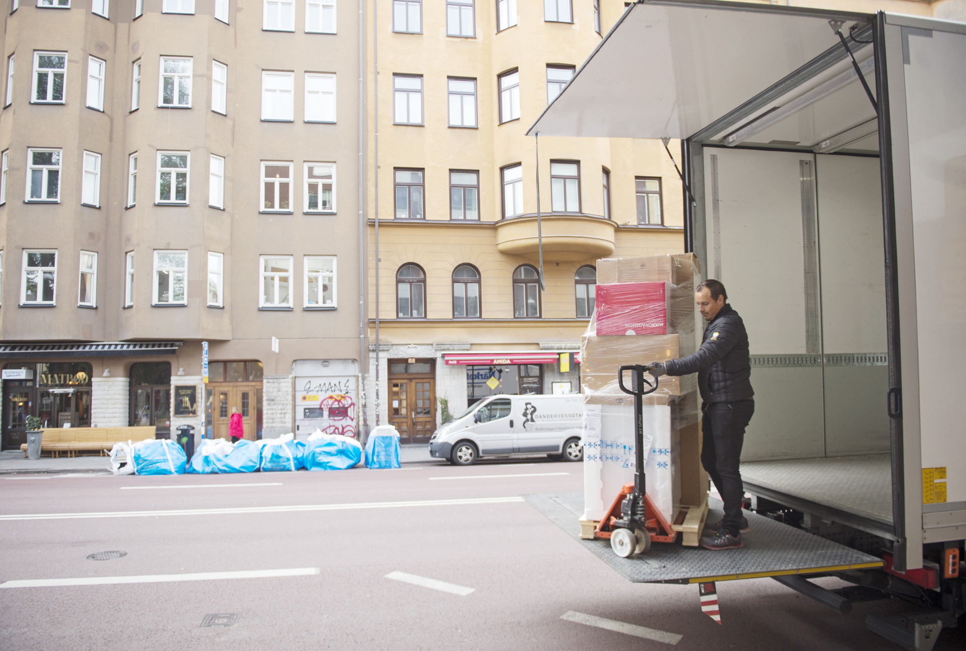 Distribution 17.jpg.