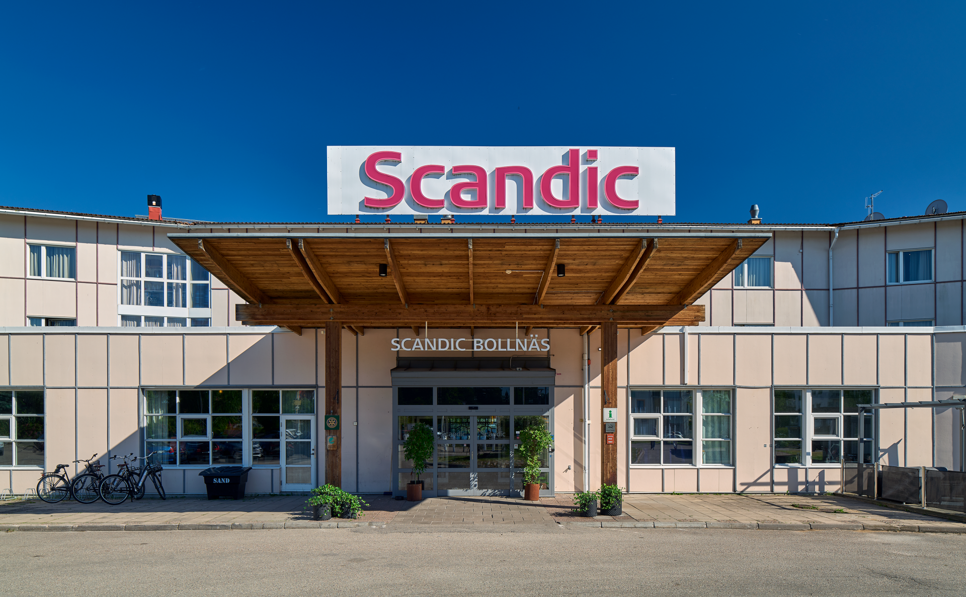 scandic-bollnas-entrance-01.png.